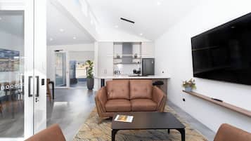 Premium Apartment, Accessible, Private Bathroom | Living area