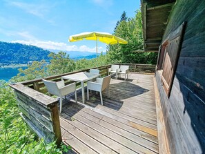 Outdoor dining - Häuschen am Waldrand by Interhome (Ossiacher See)