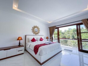 Habitación superior | 1 dormitorio, escritorio, ropa de cama