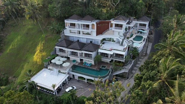 ด้านหน้าที่พัก