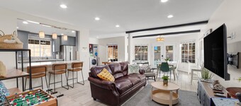 TESLA/EV Charger KING BED CanyonCrest Neighborhood