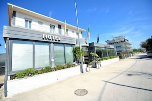 Front of property - Hotel  Bella  Romagna  (Ravenna)