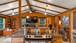 Unclassified image, 3 of 41, button - Sunset Cabin - 15 min to SNP (Elkton)