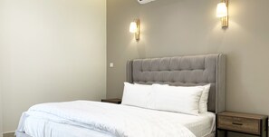 時尚公寓, 3 間臥室 | 3 間臥室、遮光布/窗簾、熨斗/熨衣板、免費無線上網