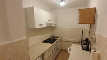 Apartment, 1 Bedroom, Smoking, Balcony | Dining