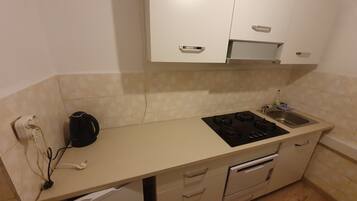Apartment, 1 Bedroom, Smoking, Balcony | Interior