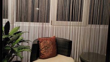 Apartment, 1 Bedroom, Smoking, Balcony | Living area