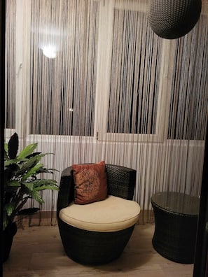 Apartment, 1 Bedroom, Smoking, Balcony | Living area