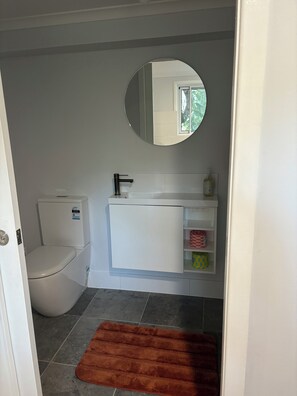 Shower, towels, soap, shampoo