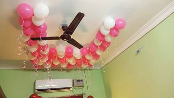 Deluxe Double Room, City View | Soundproofing, free WiFi, bed sheets