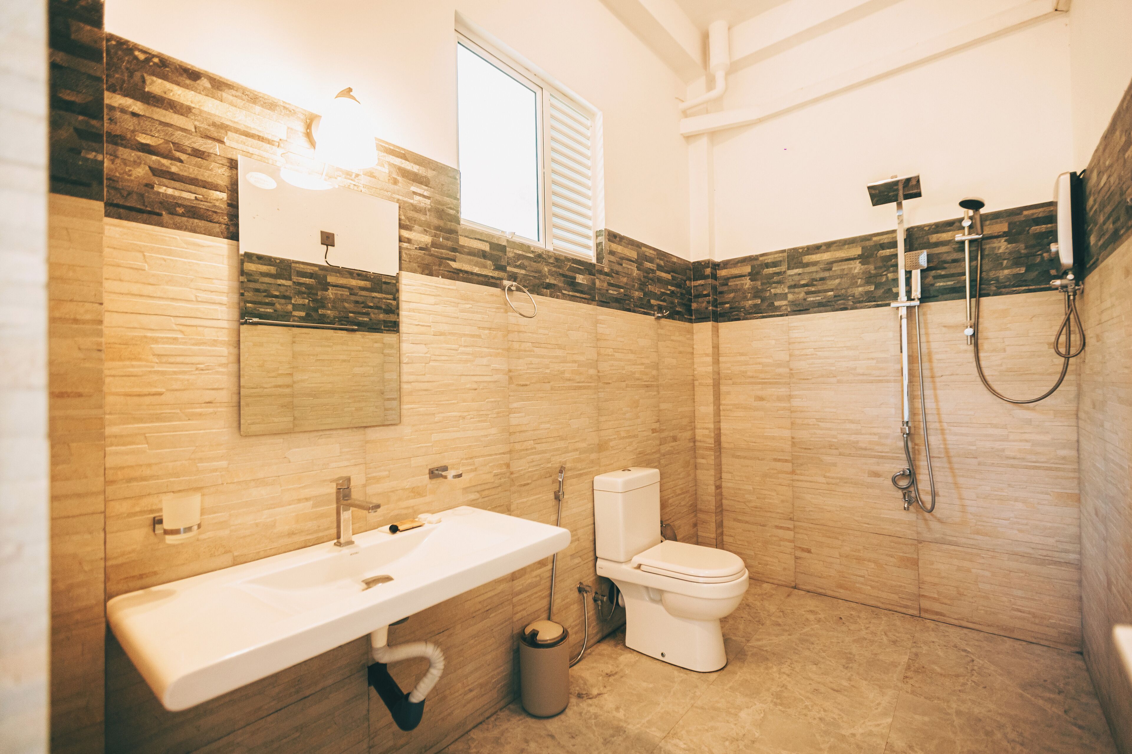 Deluxe Double Room, 1 Queen Bed, Non Smoking, Sea View | Bathroom