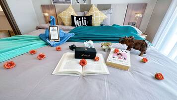 Deluxe Apartment | Soundproofing, rollaway beds, free WiFi, bed sheets