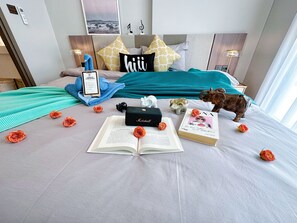 Deluxe Apartment | 2 bedrooms, soundproofing, rollaway beds, free WiFi