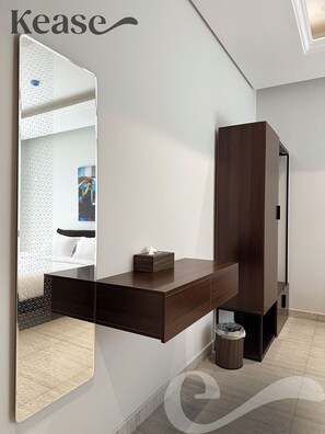 Apartamento de diseño, 2 habitaciones | 2 dormitorios, cortinas opacas, tabla de planchar con plancha