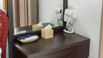 Family Room | 1 bedroom, desk, laptop workspace, free WiFi