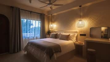 Room, Balcony, City View | 1 bedroom, minibar, in-room safe, desk