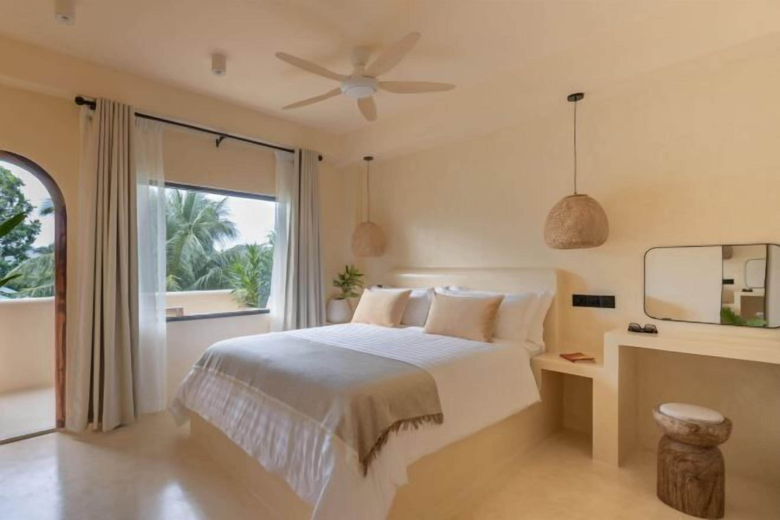 1 多间卧室、迷你吧、客房内保险箱、办公桌