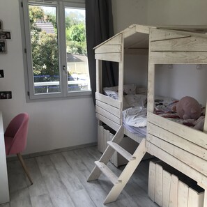 4 soverom, wi-fi og sengetøy