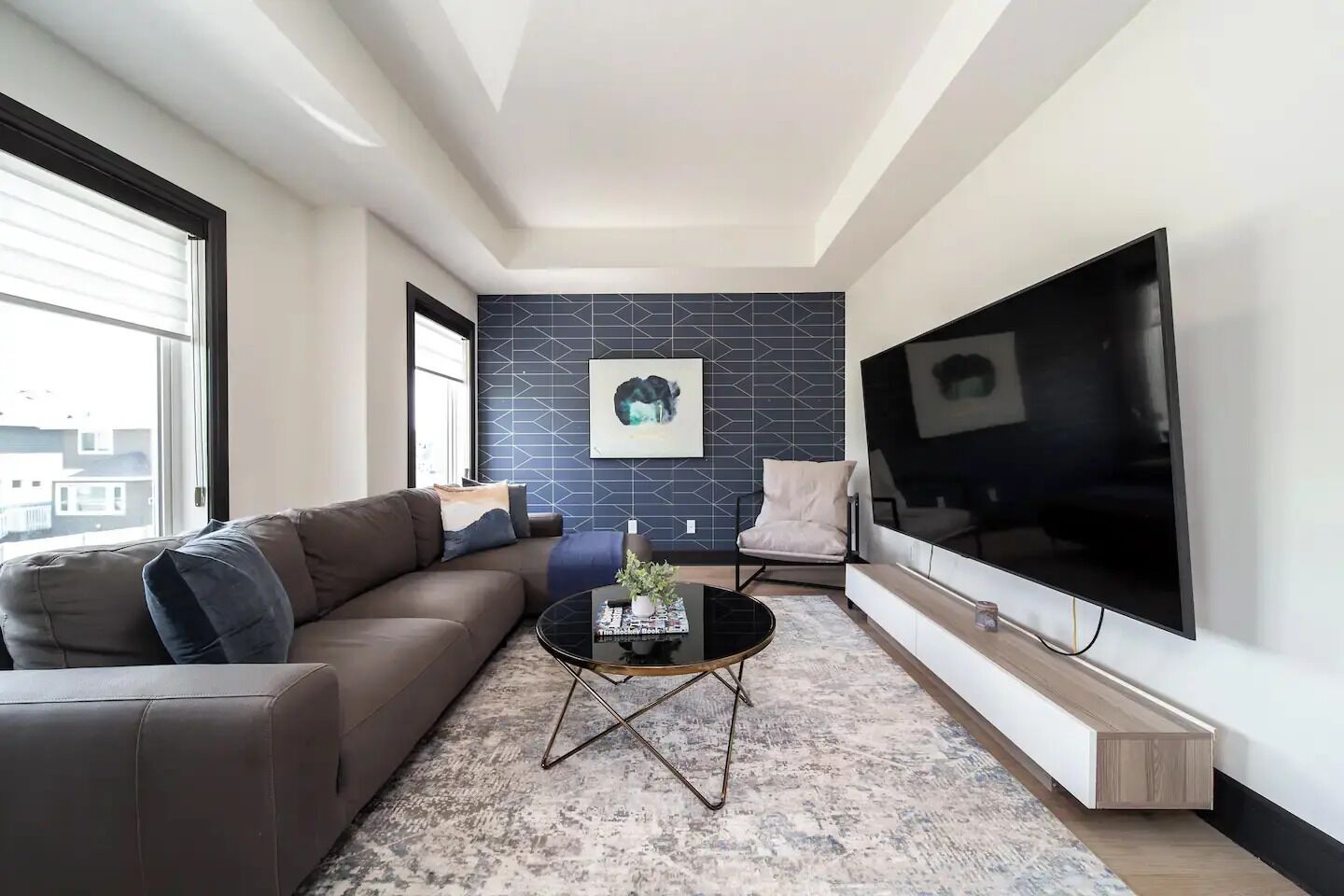 智能电视、壁炉、立体声音响