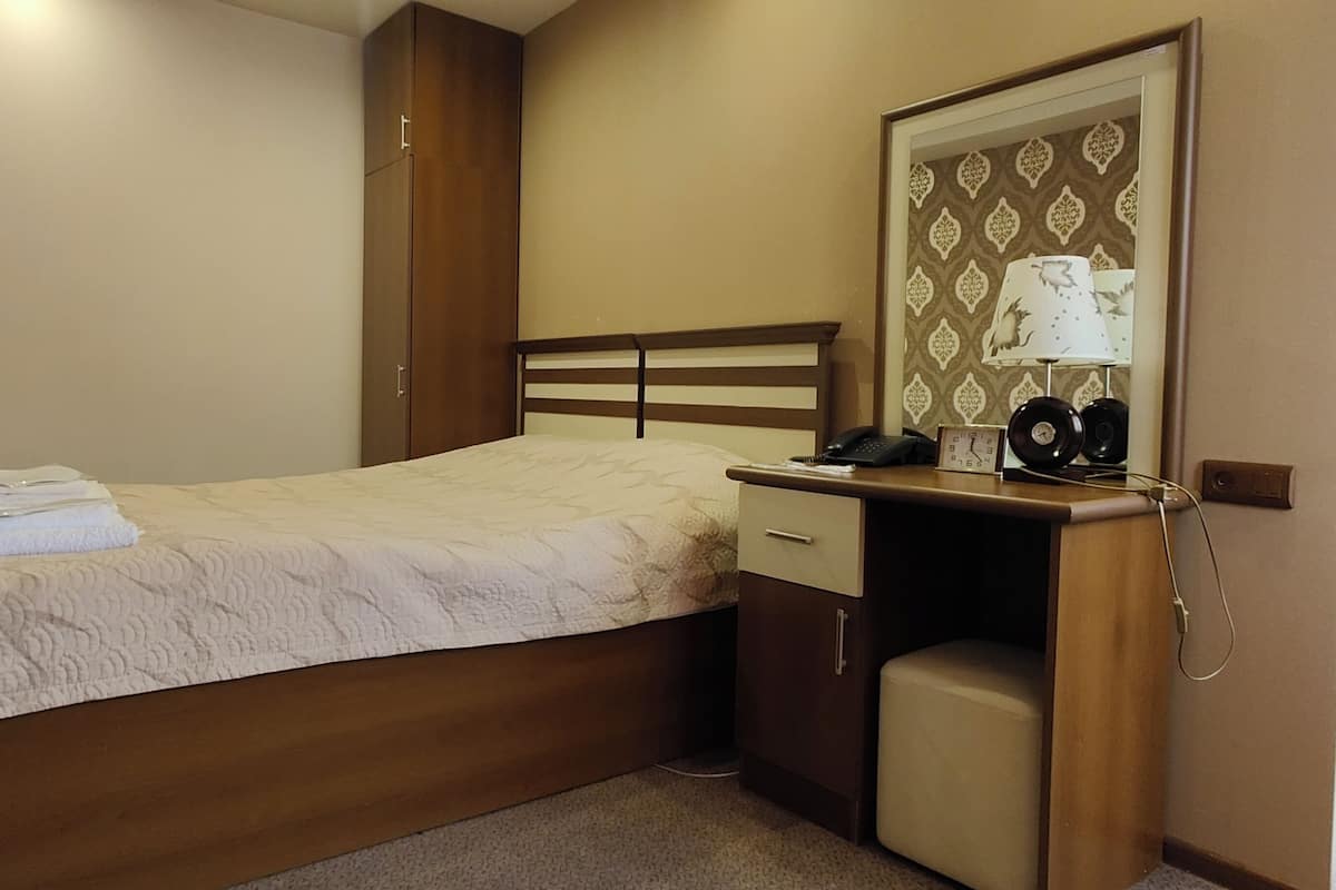 Luxury-Zimmer | 1 Schlafzimmer, Schreibtisch, laptopgeeigneter Arbeitsplatz