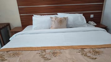 Exclusive-Suite | 1 Schlafzimmer, individuell eingerichtet, Schreibtisch, kostenloses WLAN
