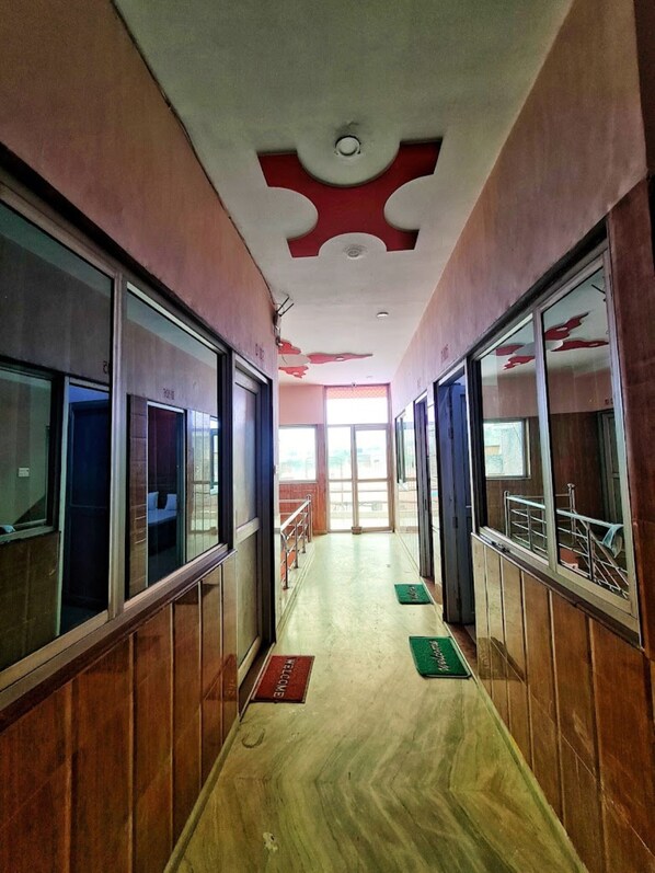 Lobby - Goroomgo Sangam Palace Guest House Mathura (Mathura)