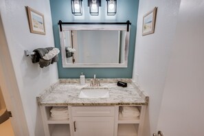 Hårføner og håndklær