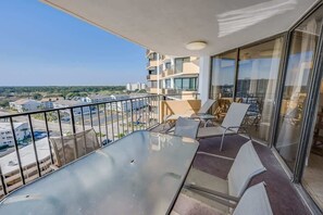 Outdoor dining - Coastal condo with ocean views & balconies (Myrtle Beach)