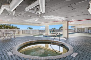 Piscine couverte, piscine chauffée