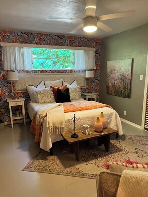2 bedrooms, desk, iron/ironing board, travel cot