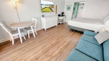 1 slaapkamer, een strijkplank/strijkijzer, gratis wifi, beddengoed