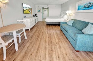 Tabla de planchar con plancha, wifi gratis y ropa de cama 