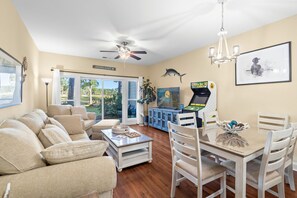 Interior - World Tour Golf Resort Unit 103 - Golf view (Myrtle Beach)