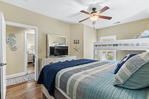 2 bedrooms, iron/ironing board, WiFi, bed sheets - World Tour Golf Resort Unit 103 - Golf view (Myrtle Beach)