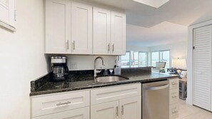 Fridge, microwave, oven, dishwasher - CA102N Crescent Arms Siesta Key Florida (Sarasota)