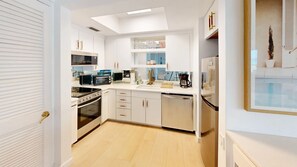 Køleskab, mikrobølgeovn, ovn, opvaskemaskine