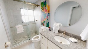 Shower, hair dryer, towels - Crescent Arms Vacation Rentals Villa 2 Siesta Key Florida (Sarasota)