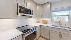 Fridge, microwave, stovetop, dishwasher - Crescent Arms Vacation Rentals Villa 9 Siesta Key Florida (Sarasota)