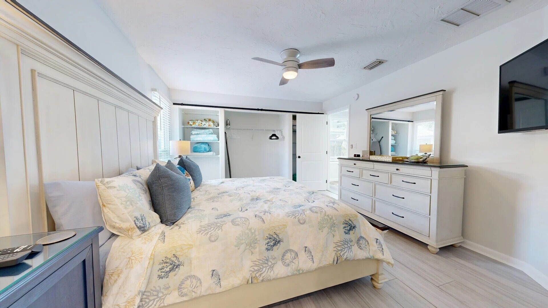 2 habitaciones, tabla de planchar con plancha y wifi gratis 