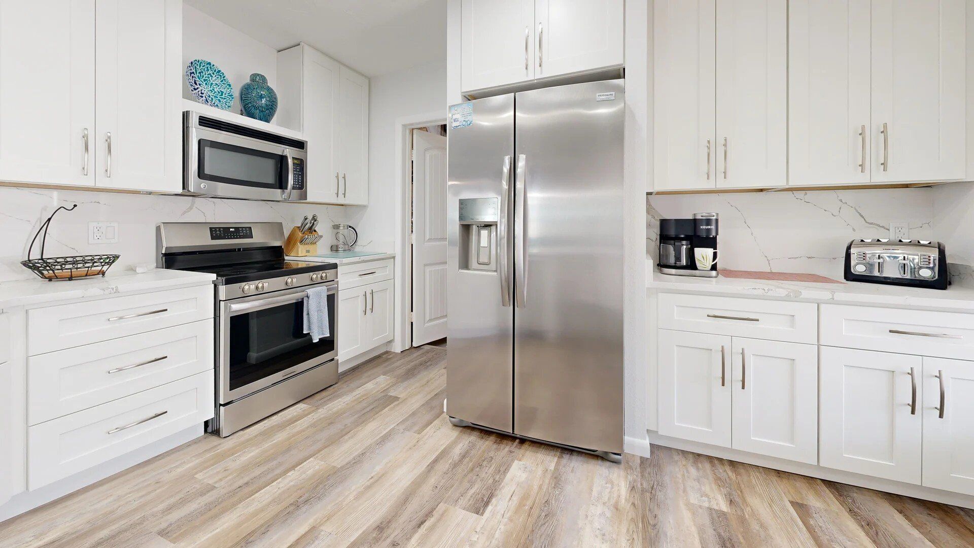 Refrigerador, microondas, parrilla de estufa y lavavajillas 