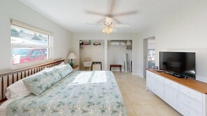 2 bedrooms, iron/ironing board, free WiFi, bed sheets - Crescent Arms Villa 11 Siesta Key Florida (Siesta Key)