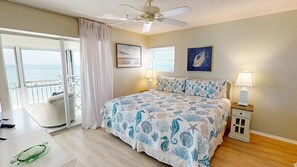 2 bedrooms, iron/ironing board, free WiFi, bed sheets - Crescent Arms 701 N Siesta Key Florida (Sarasota)