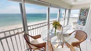 Outdoor dining - Crescent Arms 701 N Siesta Key Florida (Sarasota)