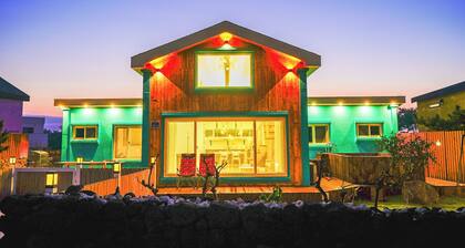 Family Friendly, super house in jeju. Beautiful, Bright Villa
