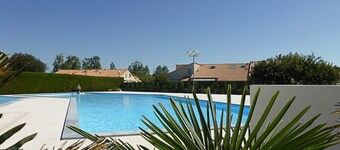 Charming Holiday Home with Pool, Tennis & 1km to Shops - La Palmyre