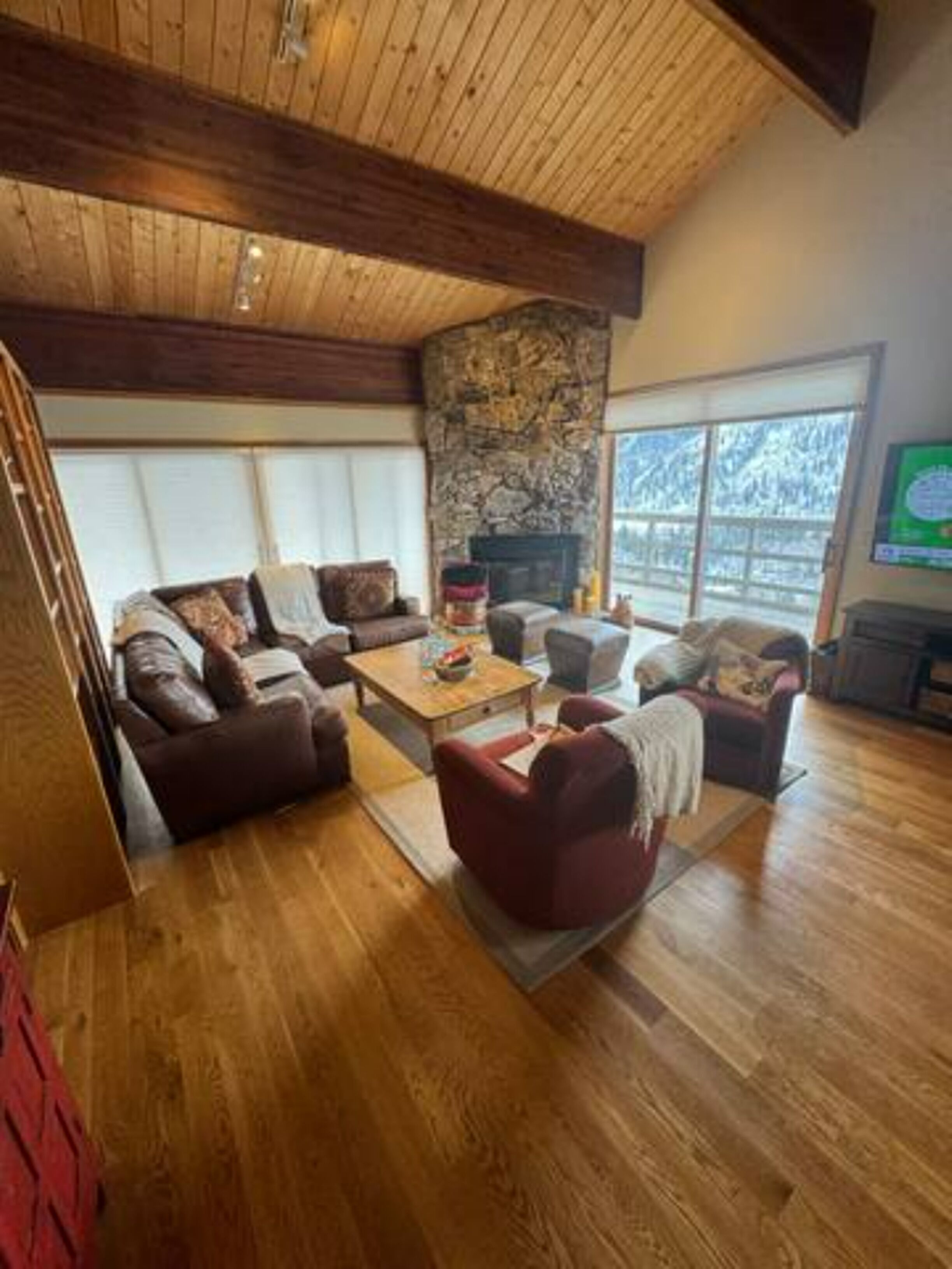 Comfort Room | Living area | TV