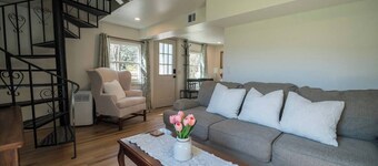 Hadley Hideaway Cottage