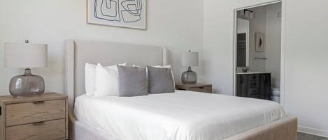 2 bedrooms, desk, iron/ironing board, WiFi