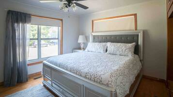 3 Schlafzimmer, Schreibtisch, Bügeleisen/Bügelbrett, WLAN