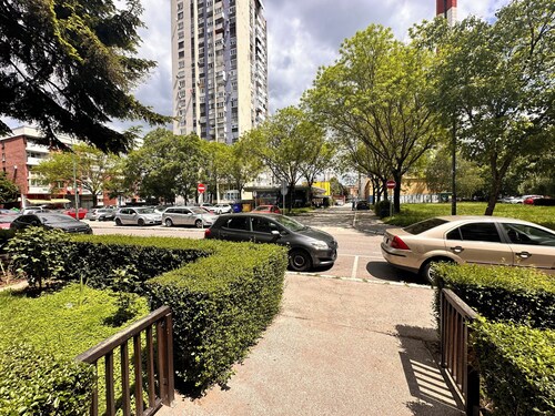 Cozy spatial apartment in a quiet neighborhood close enough to the center
